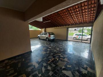 Casa disponível sobradada para alugar por R$ 2.600,00 no Jardim Bertini em Americana/SP.