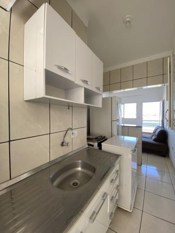 Apartamento disponível para alugar por R$ 1.450,00/mês no bairro Santa Cruz em Americana/SP.