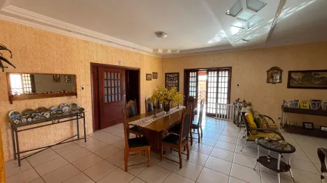 Casa disponível para locação e venda no Bairro Vila Brasil em Santa Bárbara d`Oeste/SP.